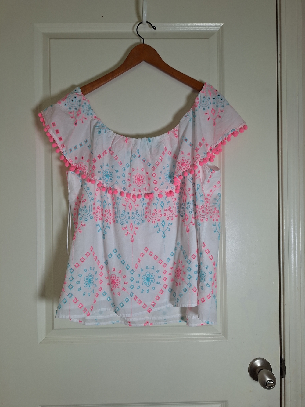 Crown & Ivy Resort Off The Shoulder Top Pom Pom Embroidered Cotton Blouse XL - Picture 4 of 7